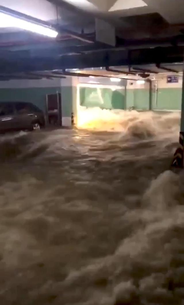 新乡暴雨实时报道